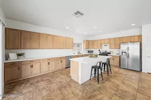 8234 N Stonehill Dr, Tucson, AZ 85743 - Photo 15
