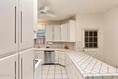 2040 E Hawthorne Street, Tucson, AZ 85719 - Photo 15