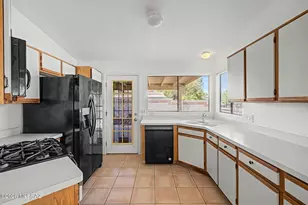 2726 W Sandbrook Ln, Tucson, AZ 85741 - Photo 9