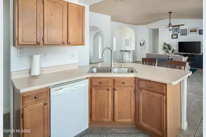 7140 W Maple Ridge Drive, Tucson, AZ 85743 - Photo 7