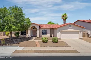 7140 W Maple Ridge Dr, Tucson, AZ 85743 - Photo 1
