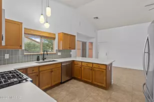 7023 W Cherry Tree Pl, Tucson, AZ 85757 - Photo 9