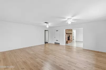 925 E VÃ­a Velitas, Tucson, AZ 85718 - Photo 9