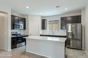 817 W Calle Tikal, Sahuarita, AZ 85629 - Photo 9