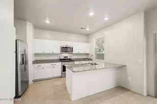 4240 E Columbus Park Pl, Tucson, AZ 85712 - Photo 9