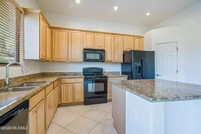 109 E Castlefield Circle, Tucson, AZ 85704 - Photo 7