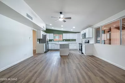 9048 E Pine Valley Drive, Tucson, AZ 85710 - Photo 3