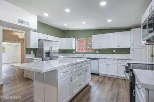 9048 E Pine Valley Dr, Tucson, AZ 85710 - Photo 15