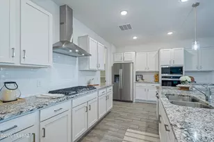 12734 E Lauren Cyn Pl, Vail, AZ 85641 - Photo 11