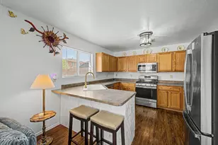 697 W Cholla Crest Dr, Green Valley, AZ 85614 - Photo 1