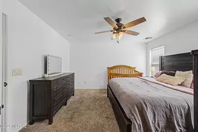 697 W Cholla Crest Drive, Green Valley, AZ 85614 - Photo 9