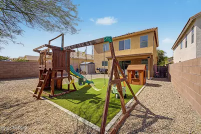 697 W Cholla Crest Drive, Green Valley, AZ 85614 - Photo 3