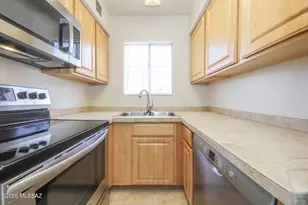 1810 E Blacklidge Dr, Tucson, AZ 85719 - Photo 9