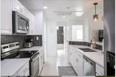 2010 E River Road #105, Tucson, AZ 85718 - Photo 7