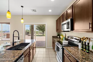 18391 S McCone Ct, Sahuarita, AZ 85629 - Photo 9