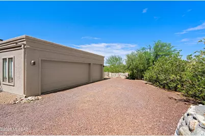 11101 N Pomegranate Drive, Oro Valley, AZ 85737 - Photo 9