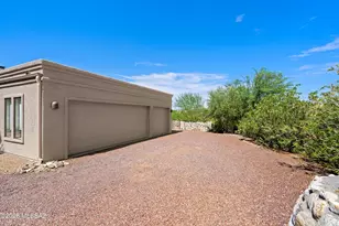 11101 N Pomegranate Dr, Oro Valley, AZ 85737 - Photo 9