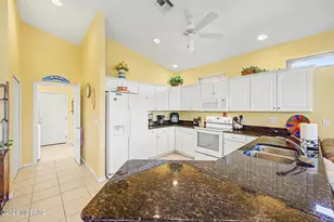 2727 S Fade Dr, Green Valley, AZ 85614 - Photo 15