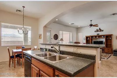 5937 S Scarlet Sky Place, Green Valley, AZ 85622 - Photo 9