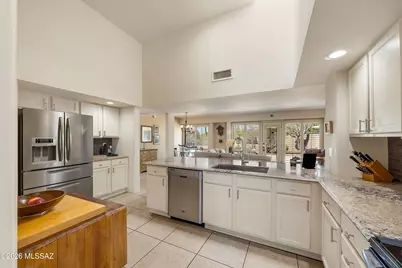 11792 N Via De La Verbenita, Oro Valley, AZ 85737 - Photo 7
