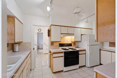 107 E Los Arcos, Green Valley, AZ 85614 - Photo 11