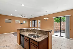 123 E Castlefield Cir, Tucson, AZ 85704 - Photo 7