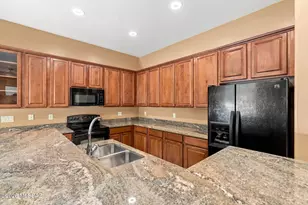 123 E Castlefield Cir, Tucson, AZ 85704 - Photo 9