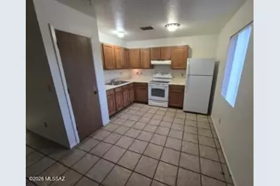 2784 N Columbus Boulevard, Tucson, AZ 85712 - Photo 3