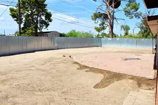 1215 W La Osa Dr, Tucson, AZ 85705 - Photo 9