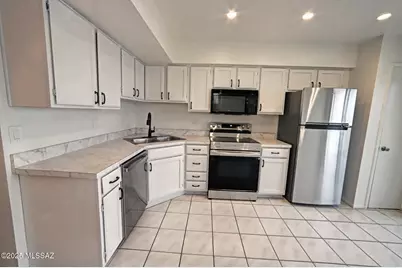 2190 N 1st Avenue, Tucson, AZ 85719 - Photo 1