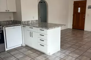 211 W Roger Rd, Tucson, AZ 85705 - Photo 13
