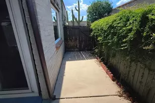 211 W Roger Rd, Tucson, AZ 85705 - Photo 15