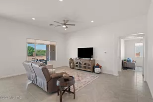 1732 E Holw Crk Dr, Green Valley, AZ 85614 - Photo 9