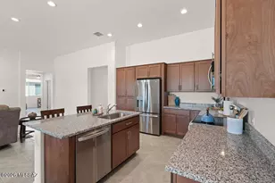 1732 E Holw Crk Dr, Green Valley, AZ 85614 - Photo 15