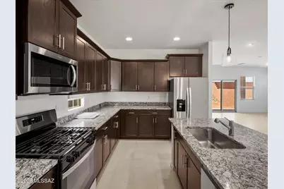 7911 S Walnutview Drive, Tucson, AZ 85757 - Photo 7