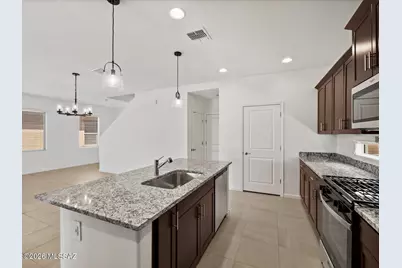 7911 S Walnutview Drive, Tucson, AZ 85757 - Photo 9
