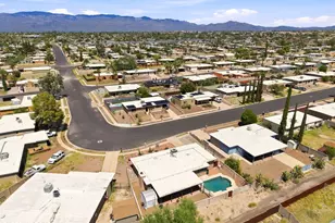 9710 E Celeste Dr, Tucson, AZ 85730 - Photo 33