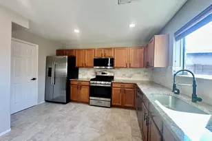13696 E Shadow Pines Ln, Vail, AZ 85641 - Photo 11
