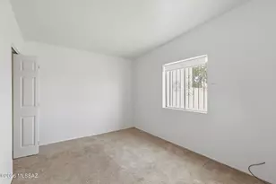 1105 E Garden Loop, Tucson, AZ 85706 - Photo 11