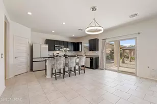 9265 W Tenaza Ln, Marana, AZ 85653 - Photo 11
