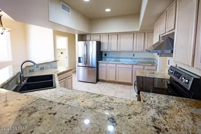 11119 N Desert Flower Drive, Oro Valley, AZ 85737 - Photo 13