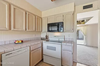 7111 E Rosslare Drive, Tucson, AZ 85715 - Photo 15