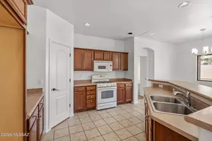6272 W Mesa Garden Dr, Tucson, AZ 85757 - Photo 11