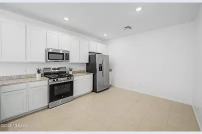 10502 W Kerrigan Lane, Marana, AZ 85653 - Photo 7