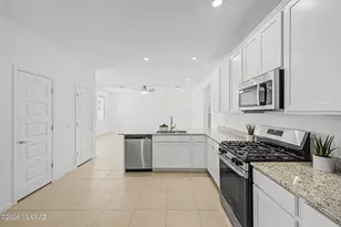 10502 W Kerrigan Ln, Marana, AZ 85653 - Photo 9