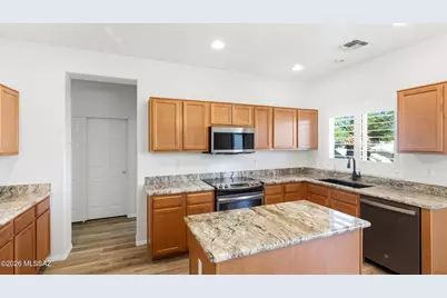 33915 S Colony Drive, Red Rock, AZ 85145 - Photo 5