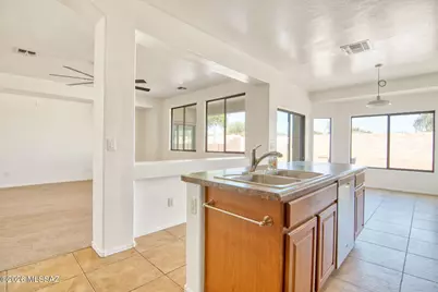 8433 N Crested Quail Drive, Tucson, AZ 85743 - Photo 7