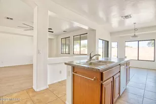 8433 N Crested Quail Dr, Tucson, AZ 85743 - Photo 7