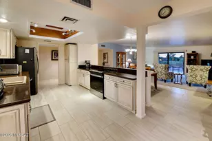 712 W Desert Hills Dr, Green Valley, AZ 85622 - Photo 13