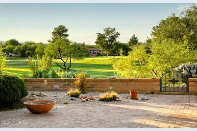 712 W Desert Hills Drive, Green Valley, AZ 85622 - Photo 17